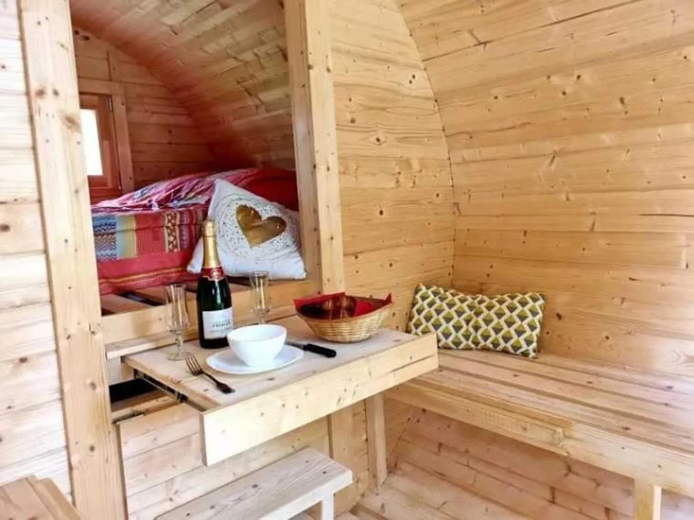 Camping De Charlieu Campsite